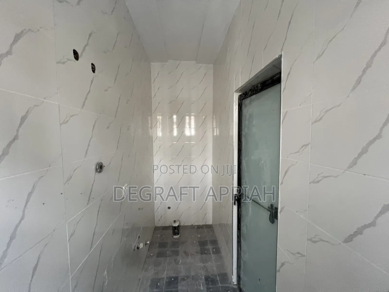 5bdrm House in Buokrom Estate, Kumasi Metropolitan for sale