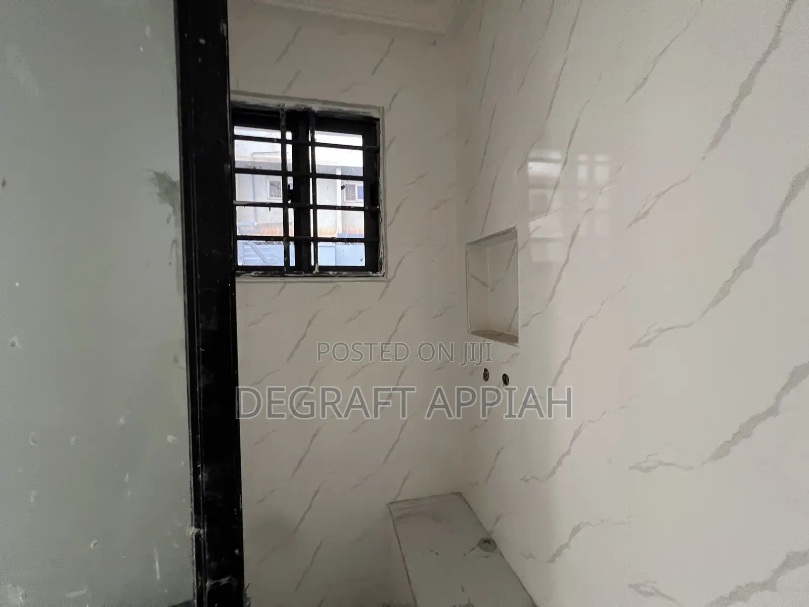 5bdrm House in Buokrom Estate, Kumasi Metropolitan for sale
