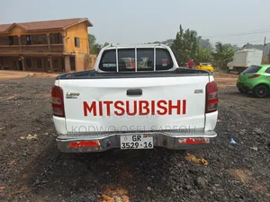 Mitsubishi L200 2016 White