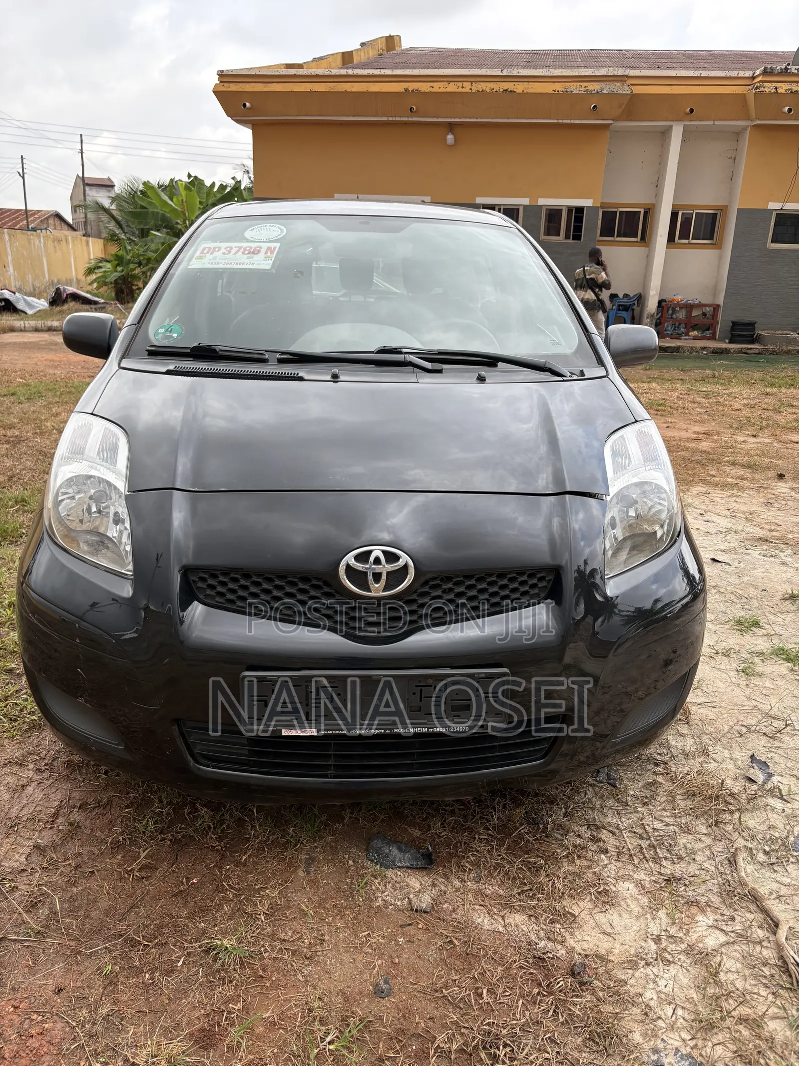 Toyota Yaris L Hatchback 3dr 2013 Black