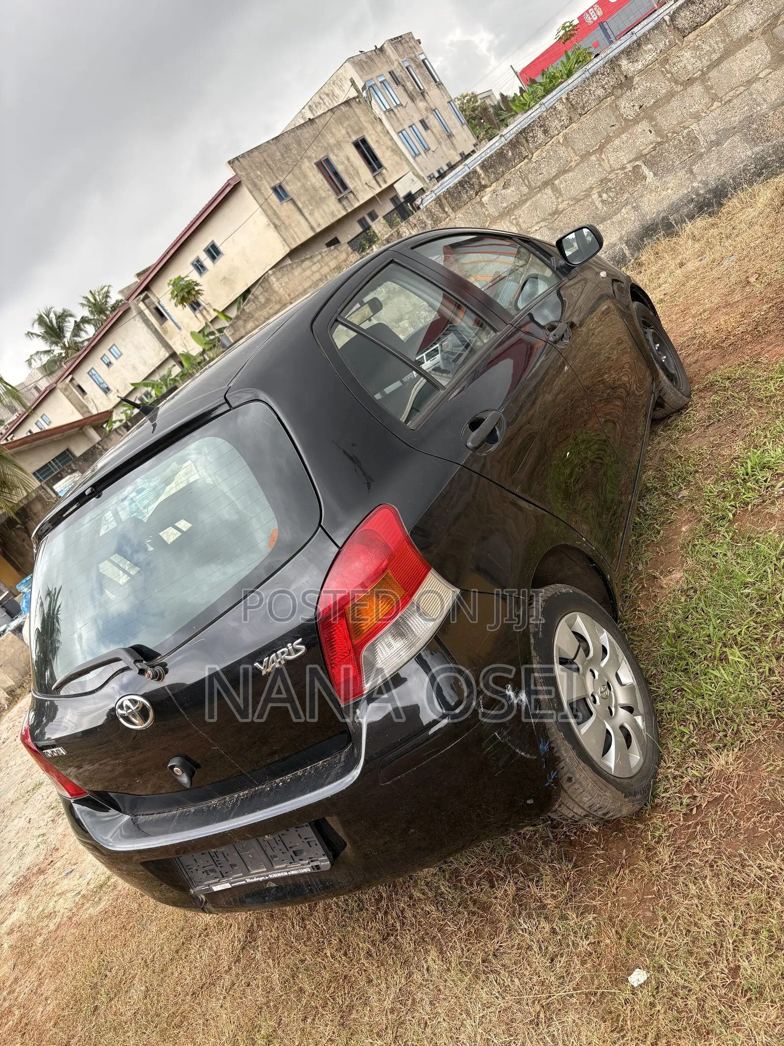 Toyota Yaris L Hatchback 3dr 2013 Black