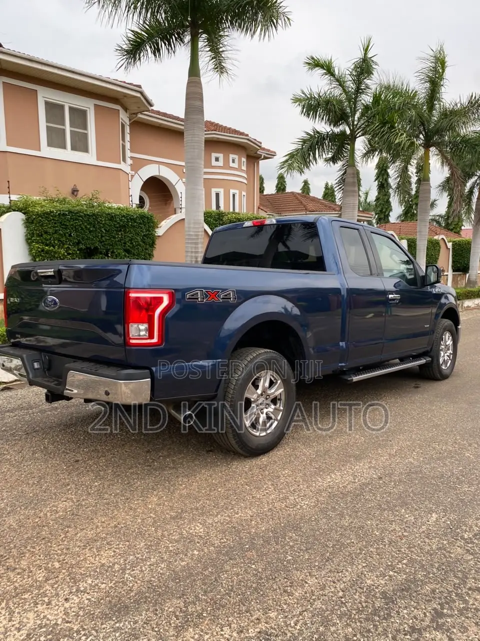 Ford F-150 Limited 4x4 SuperCrew Cab Styleside 5.5 ft. box 145 in. WB Blue