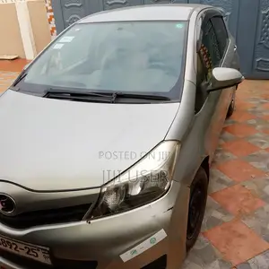 Toyota Vitz 2013 Gray