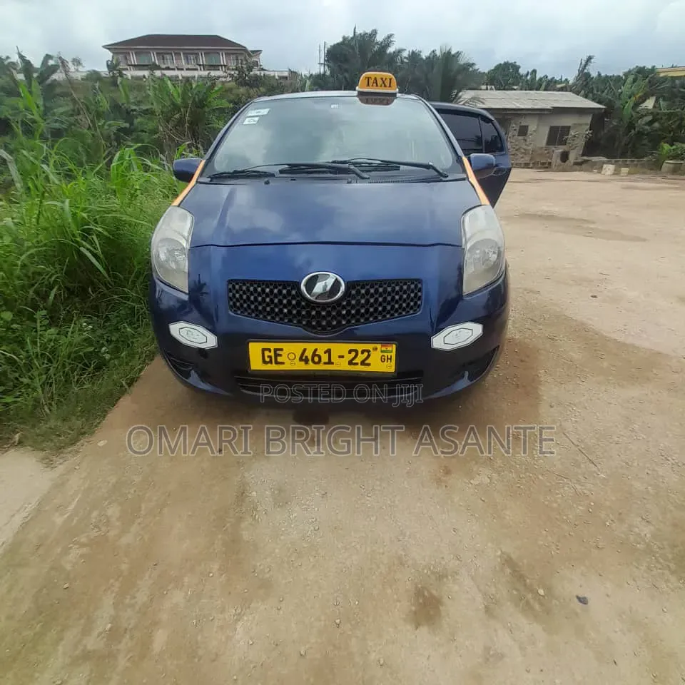 Toyota Vitz 2010 Blue