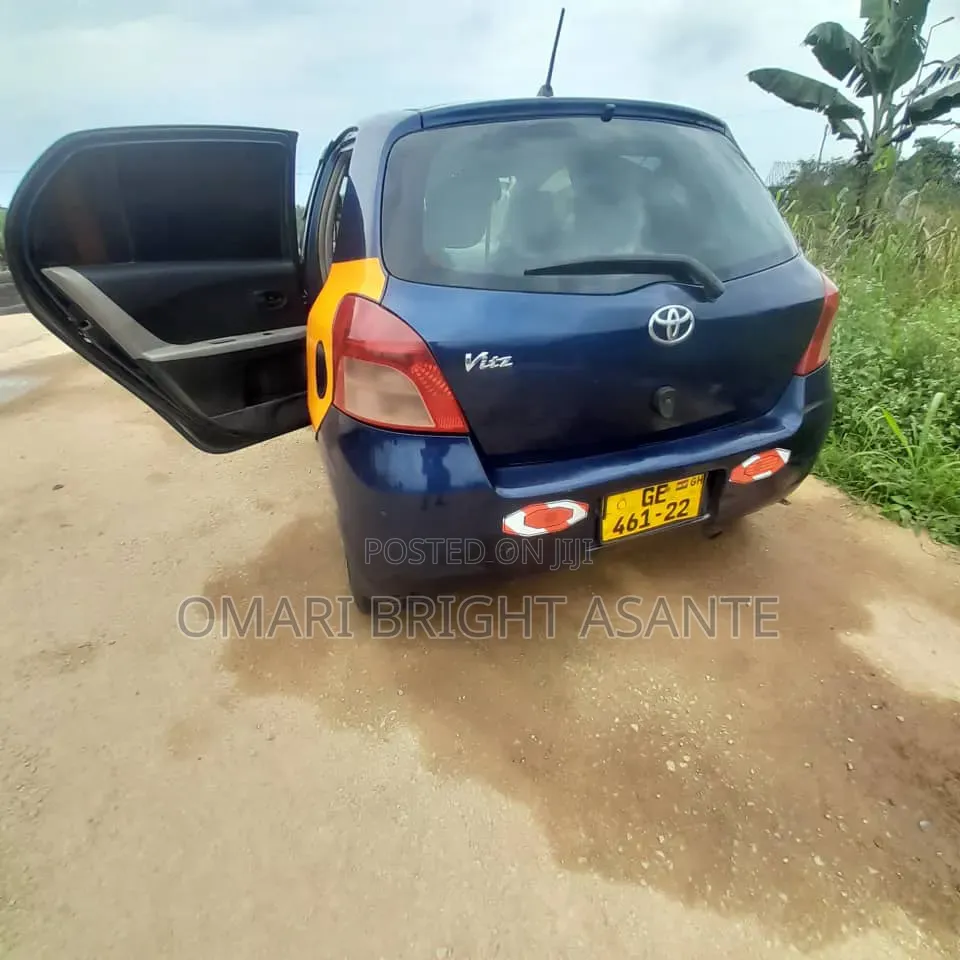 Toyota Vitz 2010 Blue