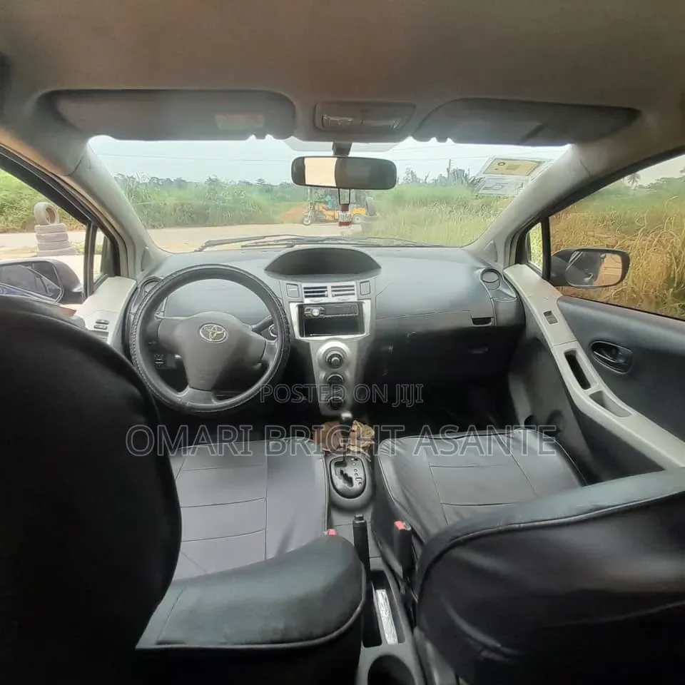 Toyota Vitz 2010 Blue