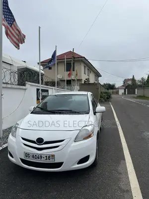Toyota Yaris 2012 Off white