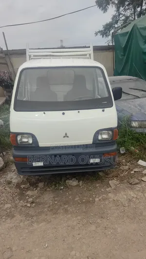 Mitsubishi Minicab Truck 2012 White