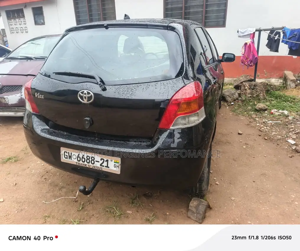 Toyota Vitz 2010 Black