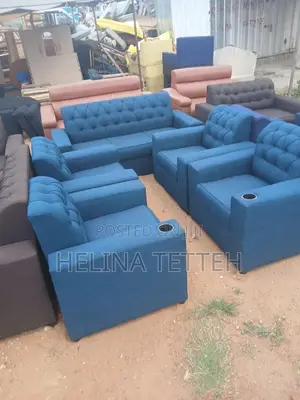 Sofa Chair With Disposal Cups
