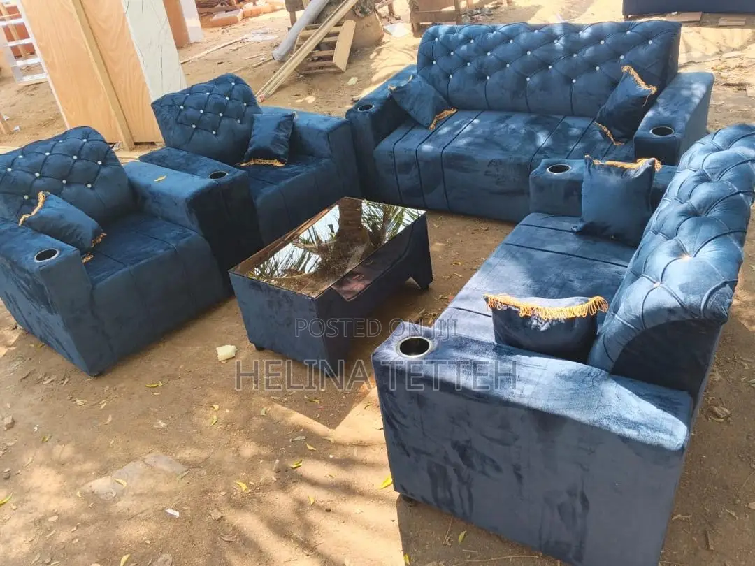 Complete Sofa Chair With Disposable Cups