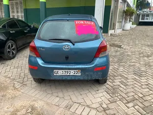 Toyota Vitz 2010 Blue
