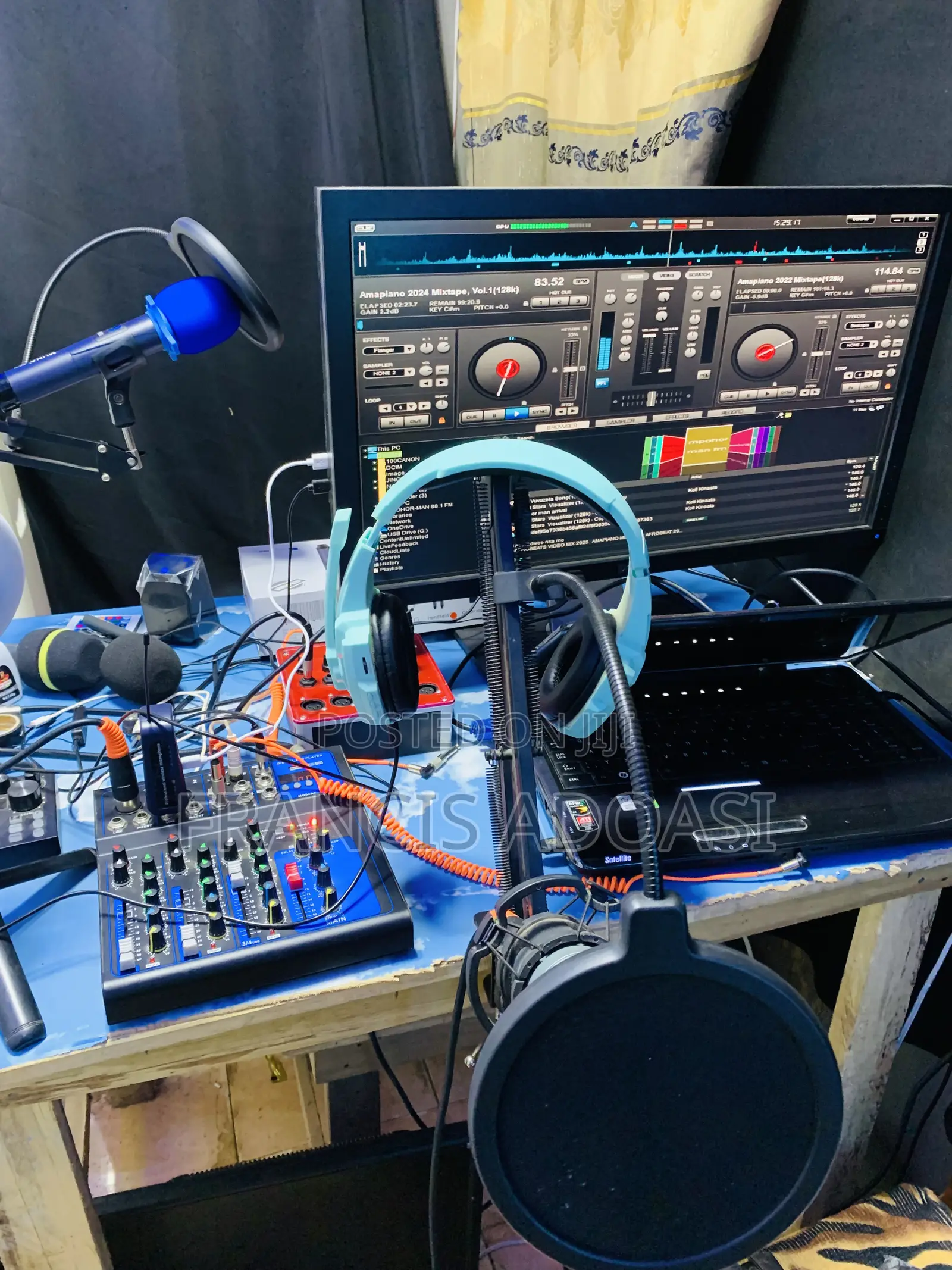 Community Radio, Selling