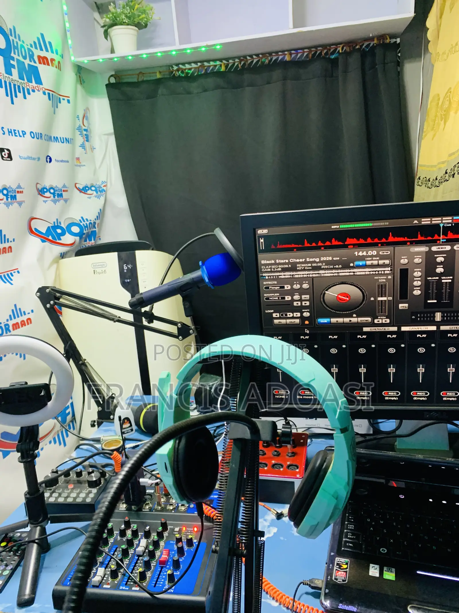 Community Radio, Selling