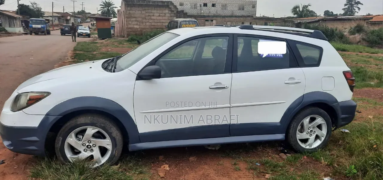 Pontiac Vibe Automatic 2003 White