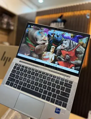 New Laptop HP EliteBook 830 G8 16GB Intel Core i7 SSD 256GB