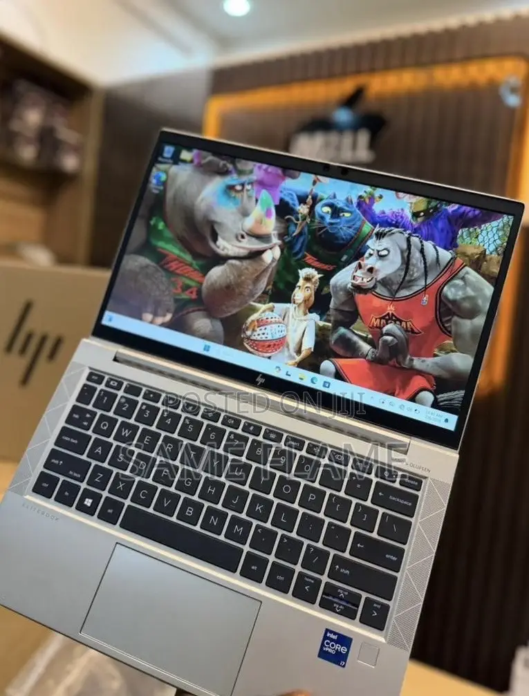 New Laptop HP EliteBook 830 G8 16GB Intel Core i7 SSD 256GB