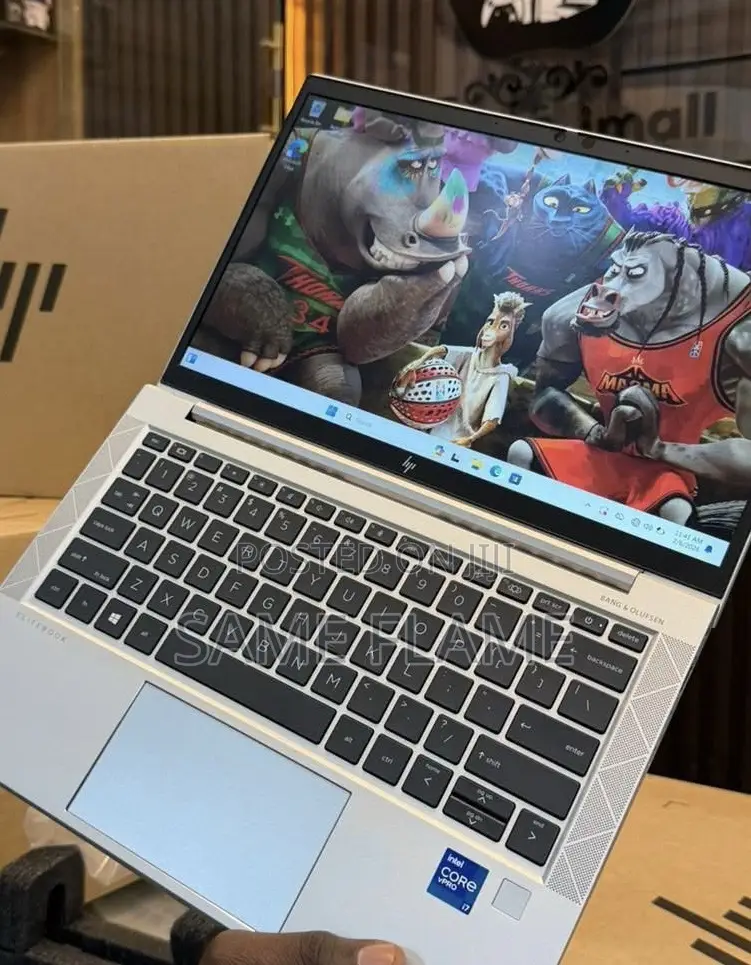 New Laptop HP EliteBook 830 G8 16GB Intel Core i7 SSD 256GB