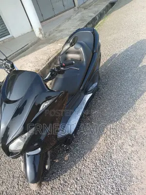 Yamaha Majesty 2000 Black