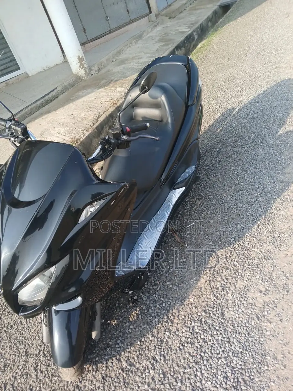 Yamaha Majesty 2000 Black