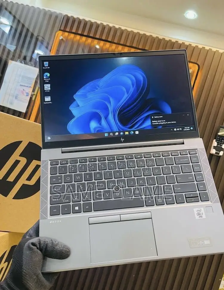 New Laptop HP ZBook Firefly 14 G7 8GB Intel Core i5 SSD 256GB