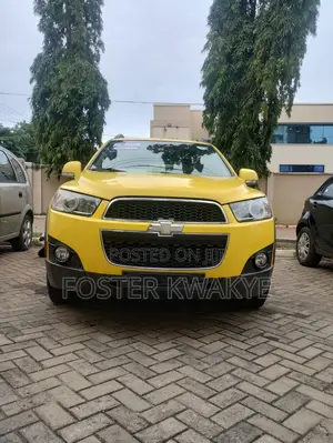 Chevrolet Captiva 2013 Yellow