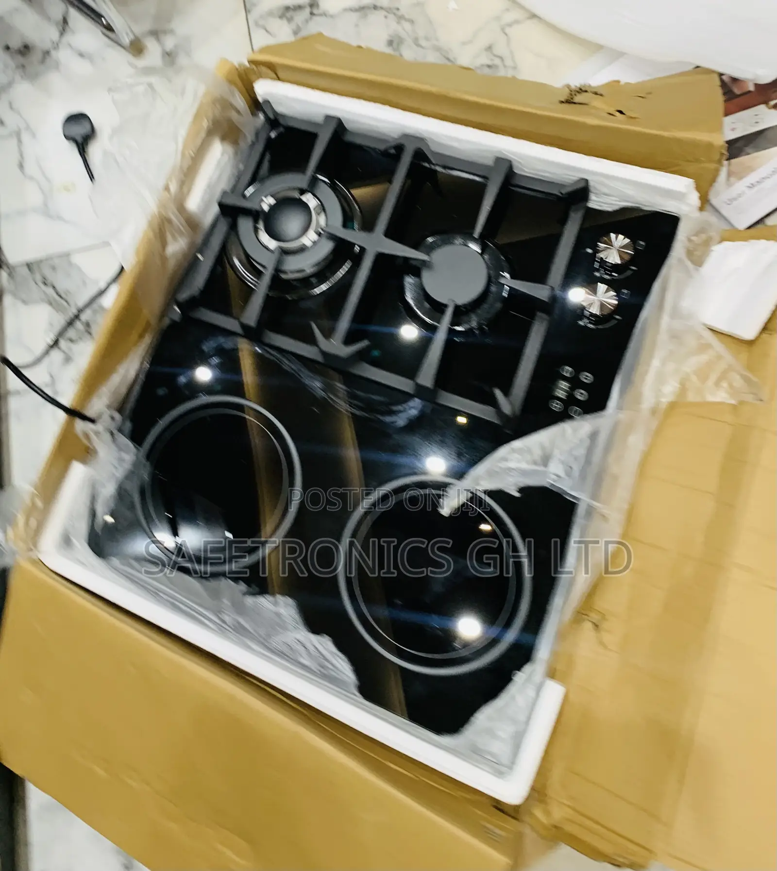 Exclusive in-Built Kenwood 2 Gas and 2 Electric Hybrid Cooktop