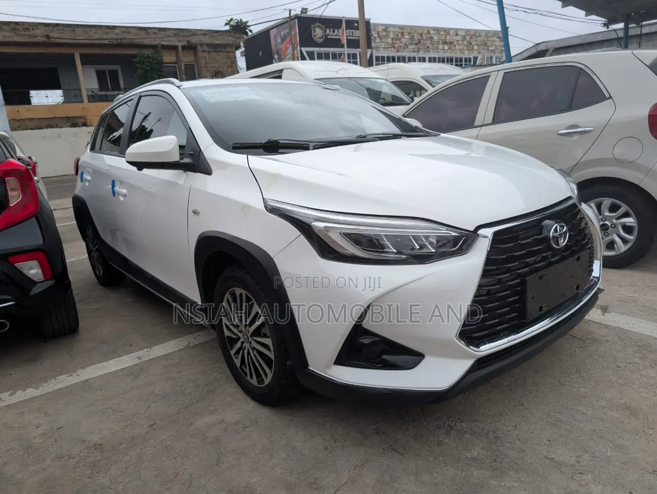 Toyota Yaris 2022 White