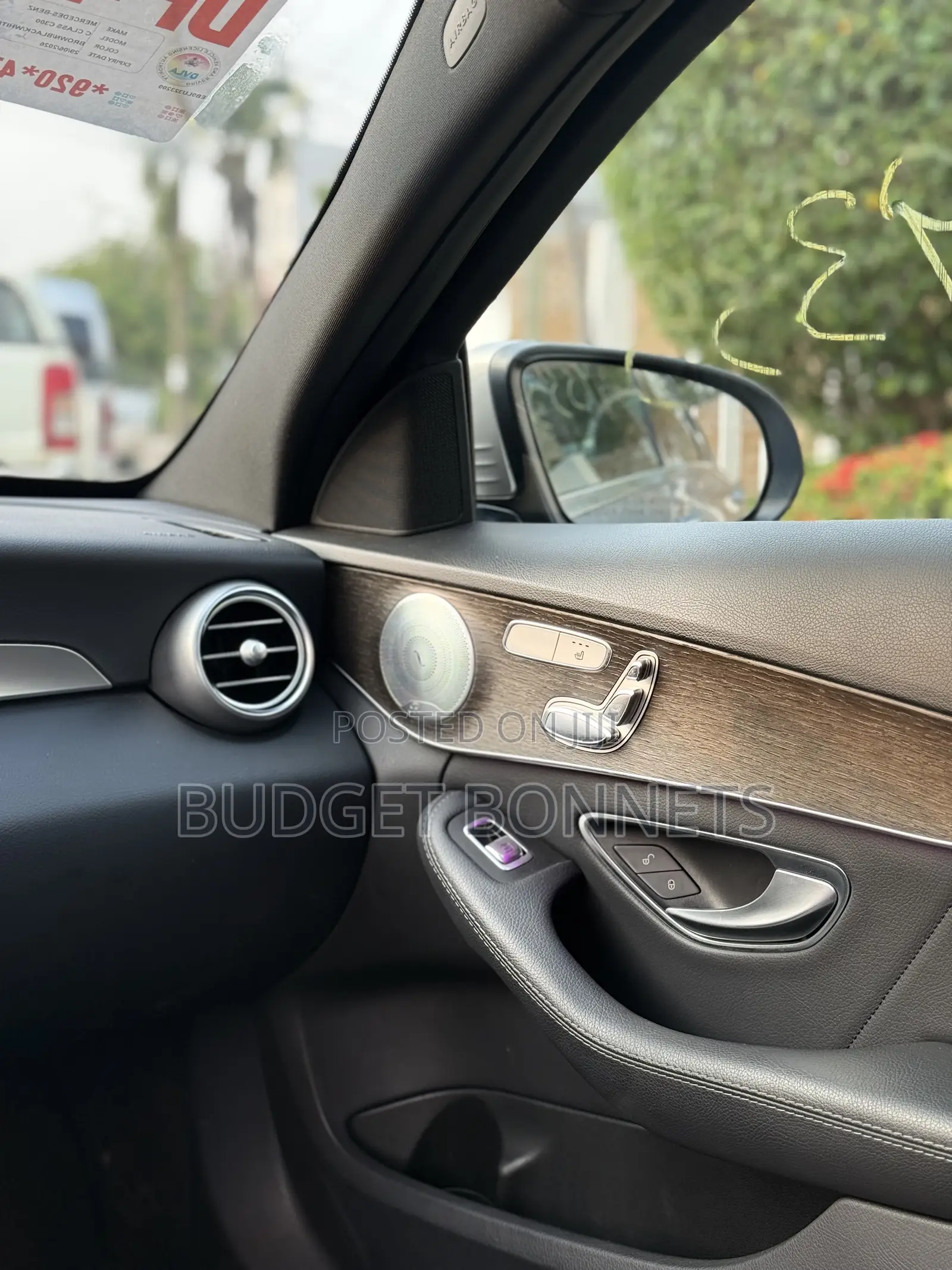 Mercedes-Benz C300 2020 Gold