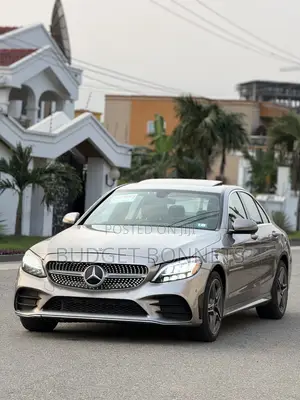 Mercedes-Benz C300 2020 Gold