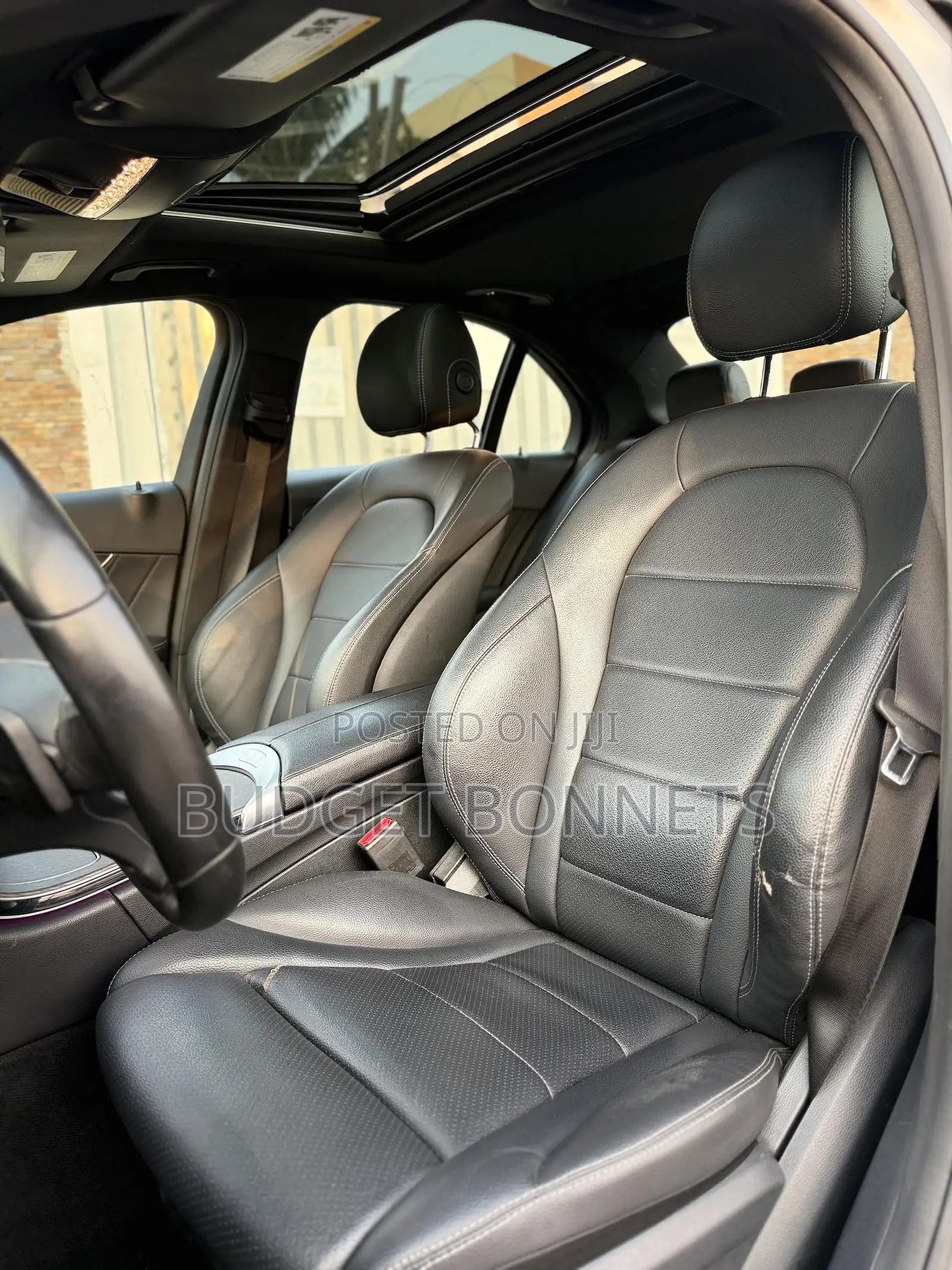 Mercedes-Benz C300 2020 Gold