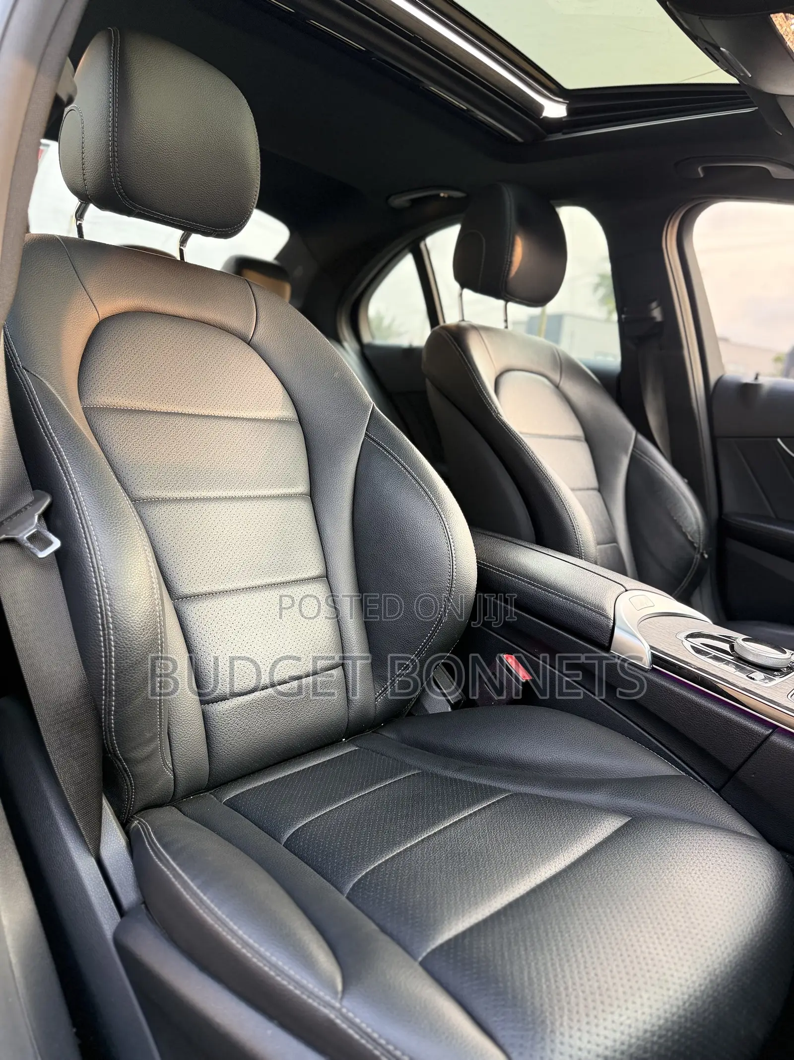 Mercedes-Benz C300 2020 Gold