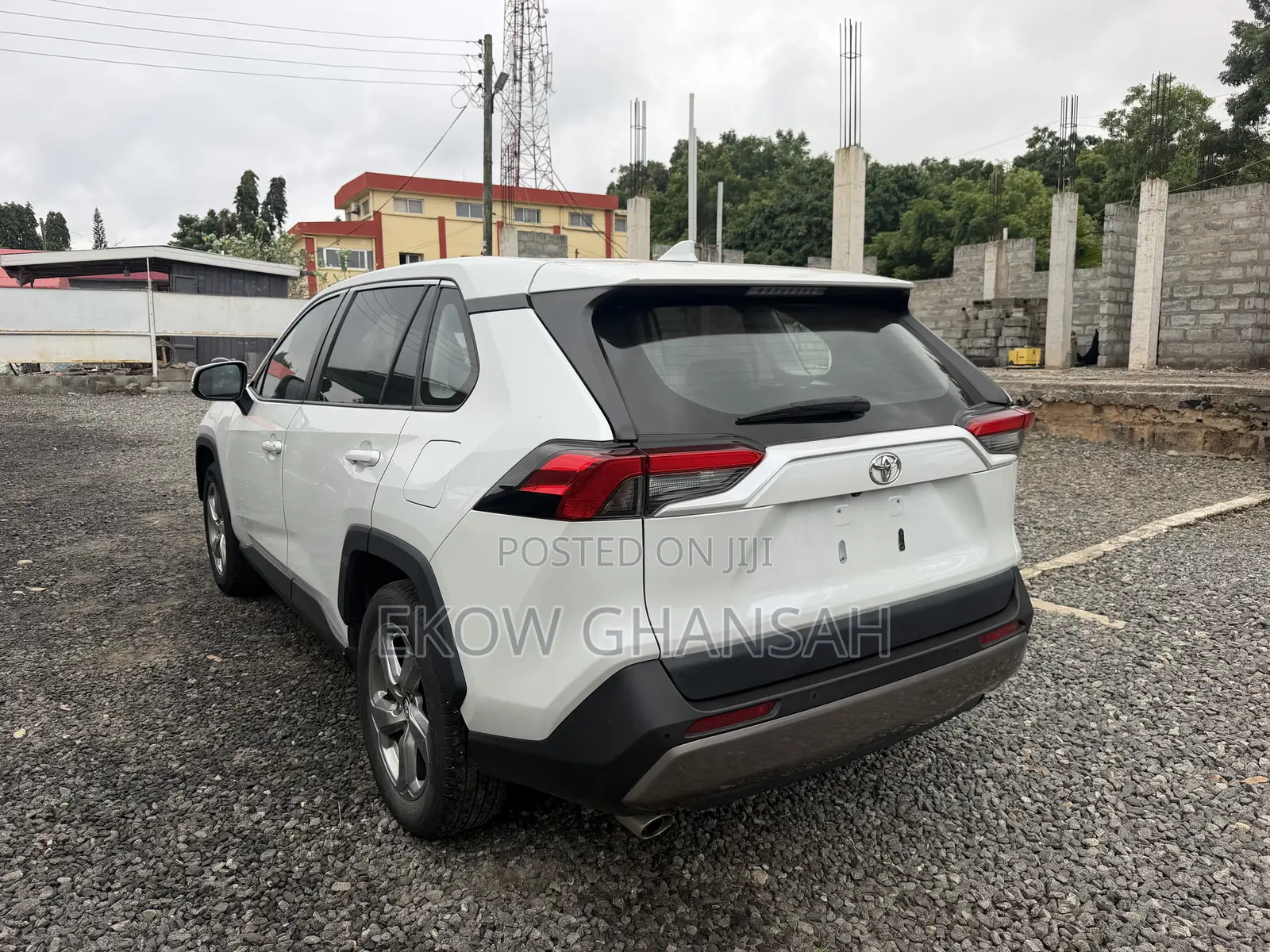 Toyota RAV4 XLE Premium AWD 2023 White
