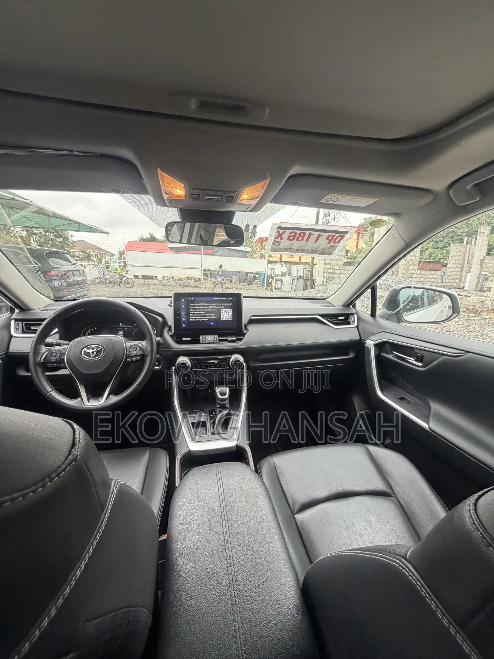 Toyota RAV4 XLE Premium AWD 2023 White