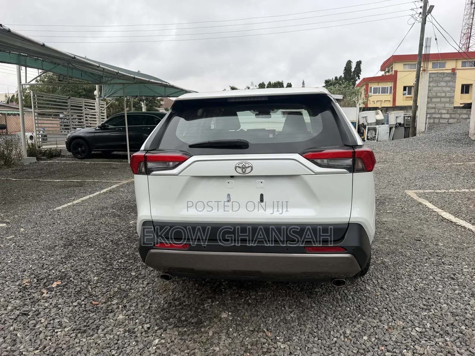 Toyota RAV4 XLE Premium AWD 2023 White