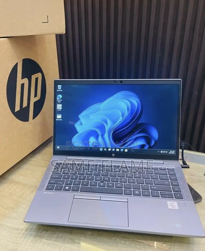 New Laptop HP ZBook Firefly 14 G7 32GB Intel Core i7 SSD 256GB