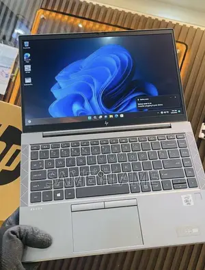 New Laptop HP ZBook Firefly 14 G7 32GB Intel Core i7 SSD 256GB