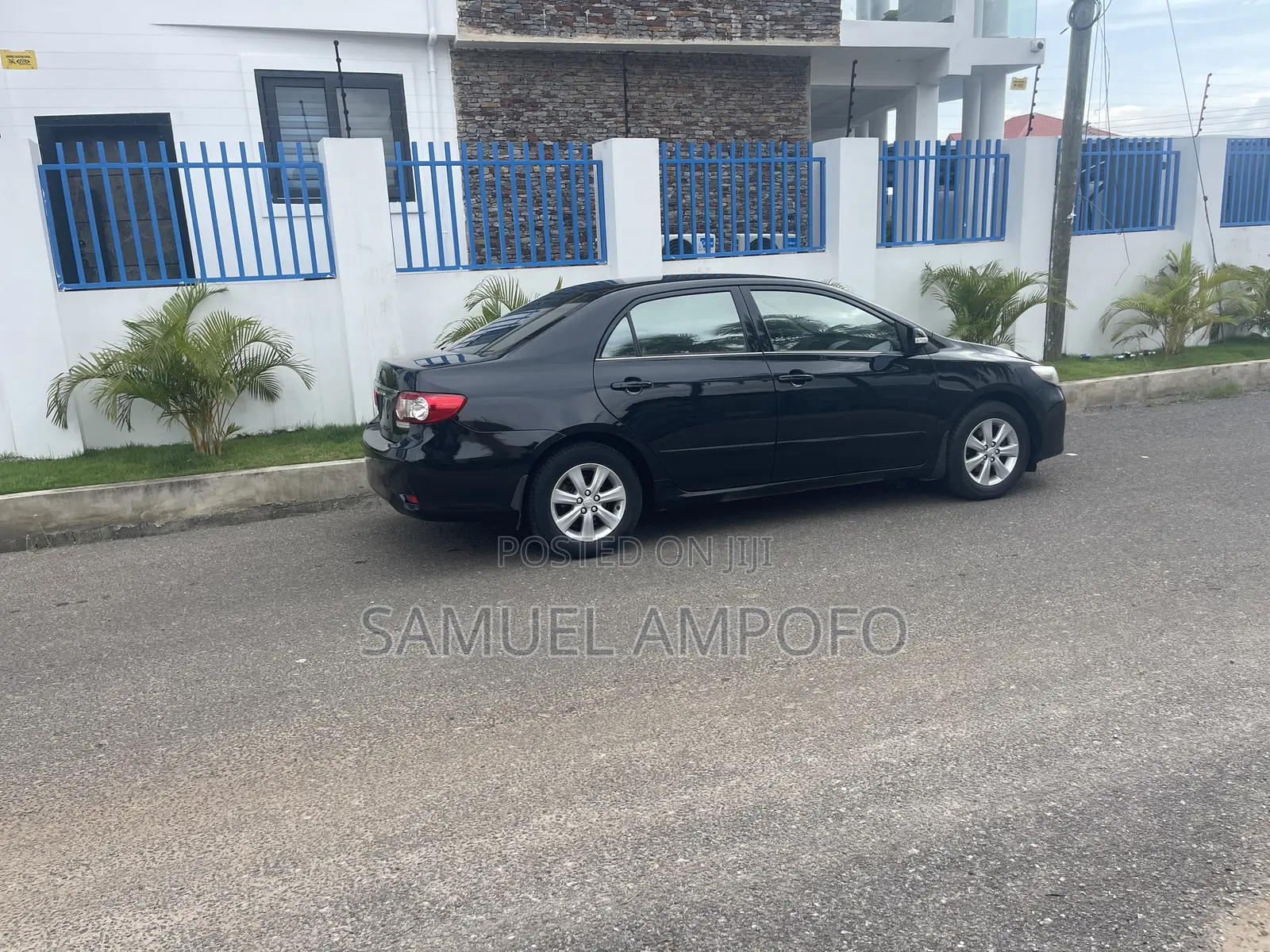 Toyota Corolla Altis 2011 Black