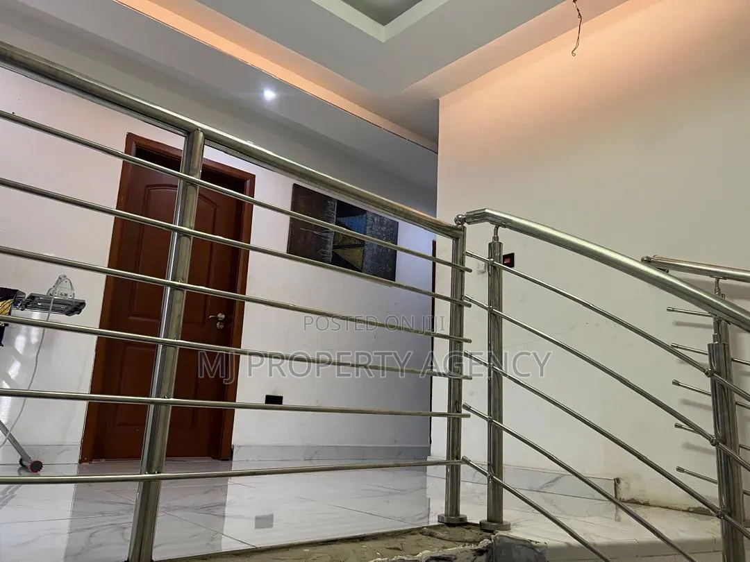 3bdrm Duplex in Hfc, Community 25 for sale