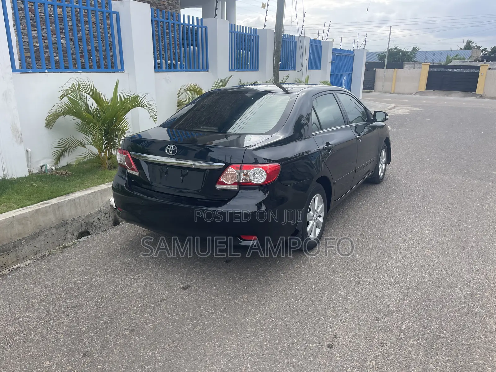 Toyota Corolla Altis 2011 Black