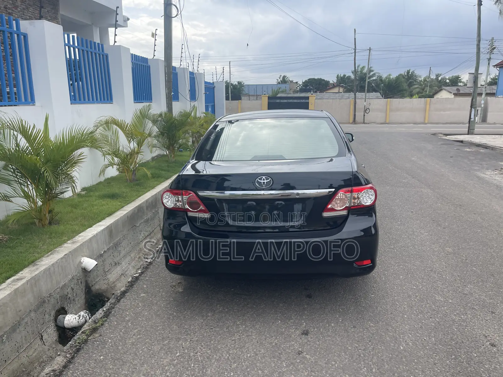 Toyota Corolla Altis 2011 Black