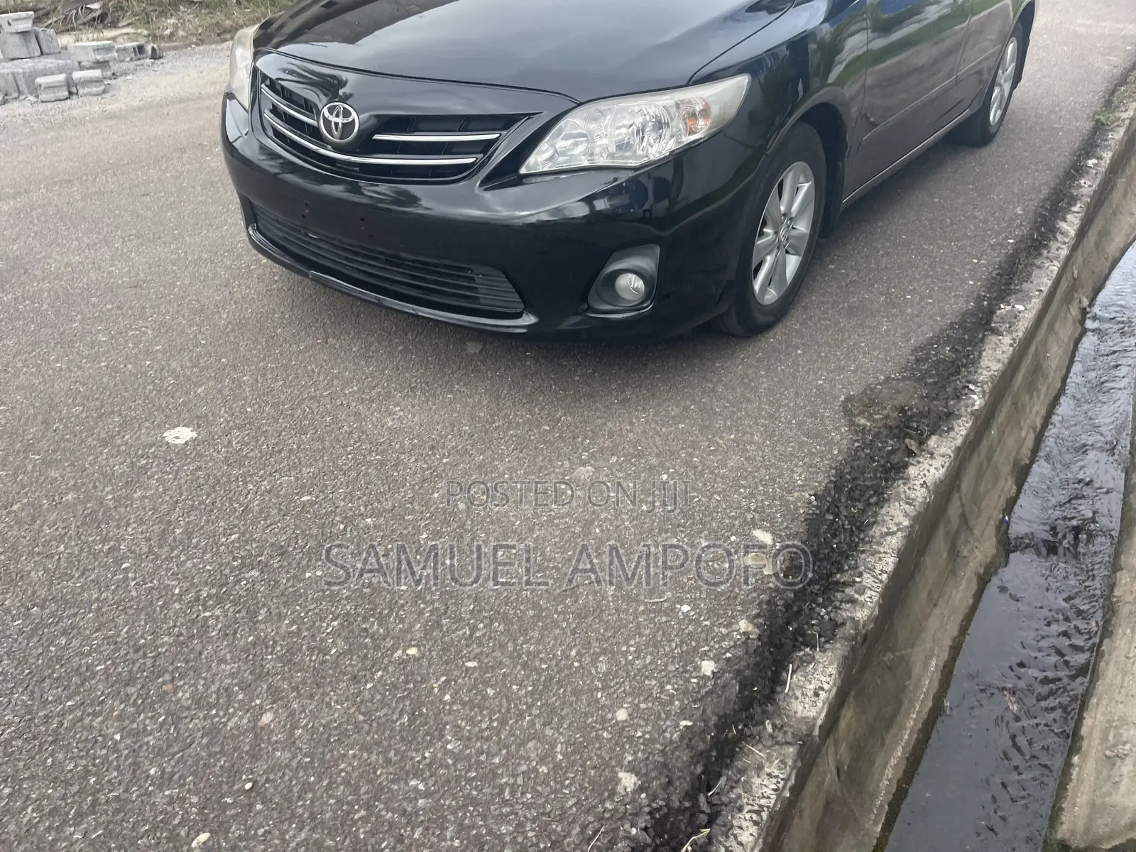 Toyota Corolla Altis 2011 Black