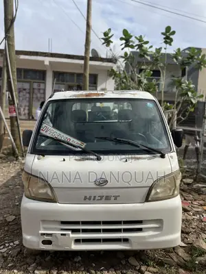 Daihatsu Boon 2010 White