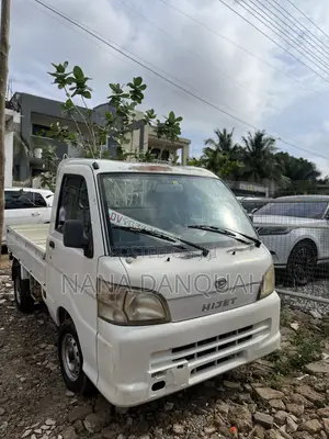 Daihatsu Boon 2010 White