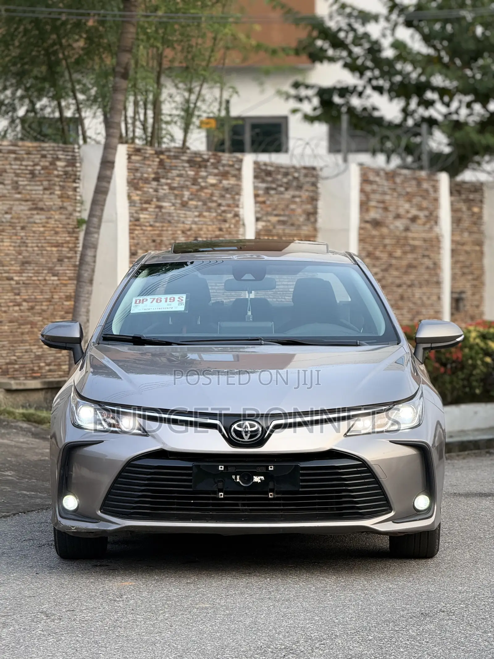 Toyota Corolla LE 2023 Gold