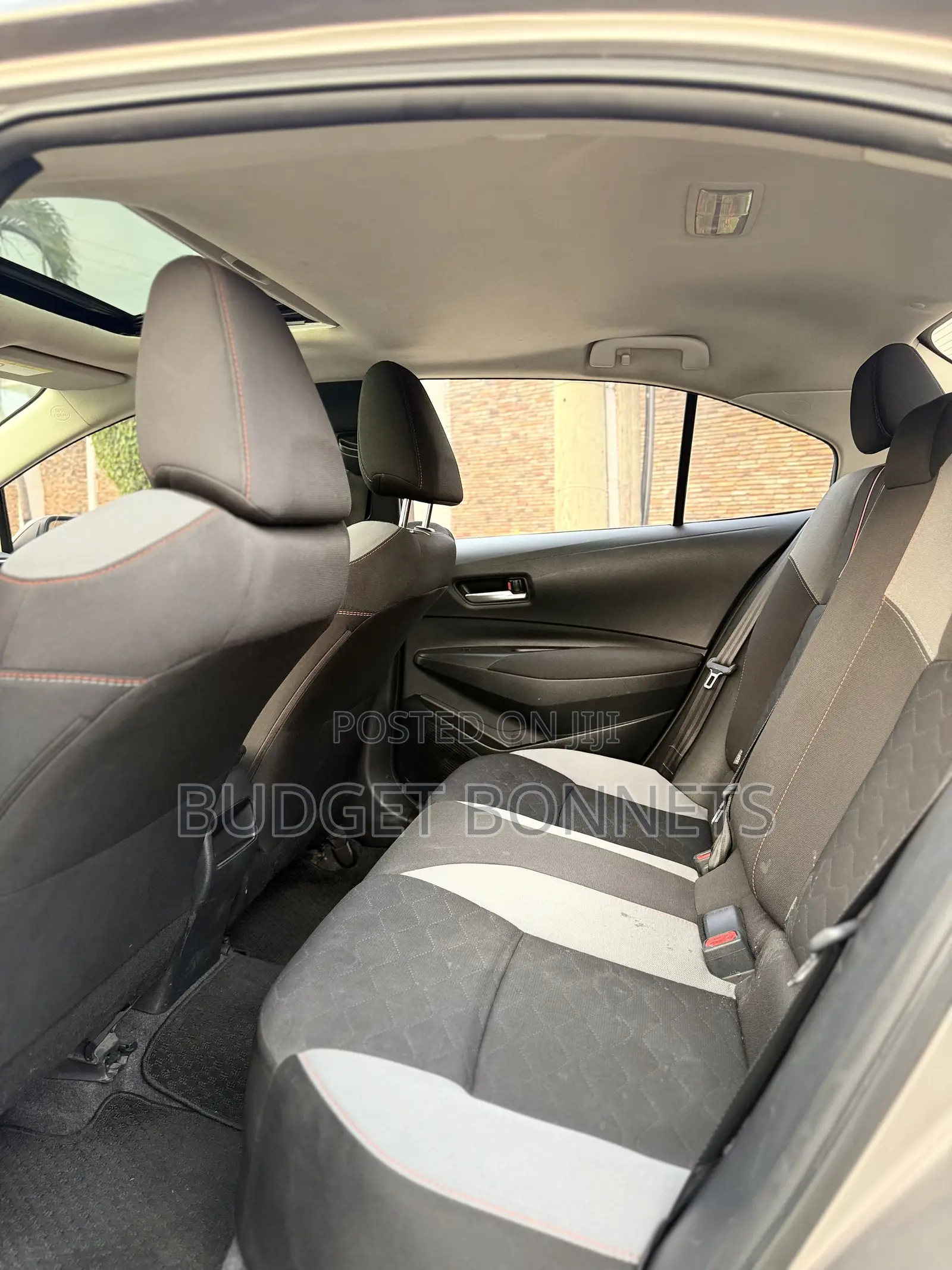 Toyota Corolla LE 2023 Gold