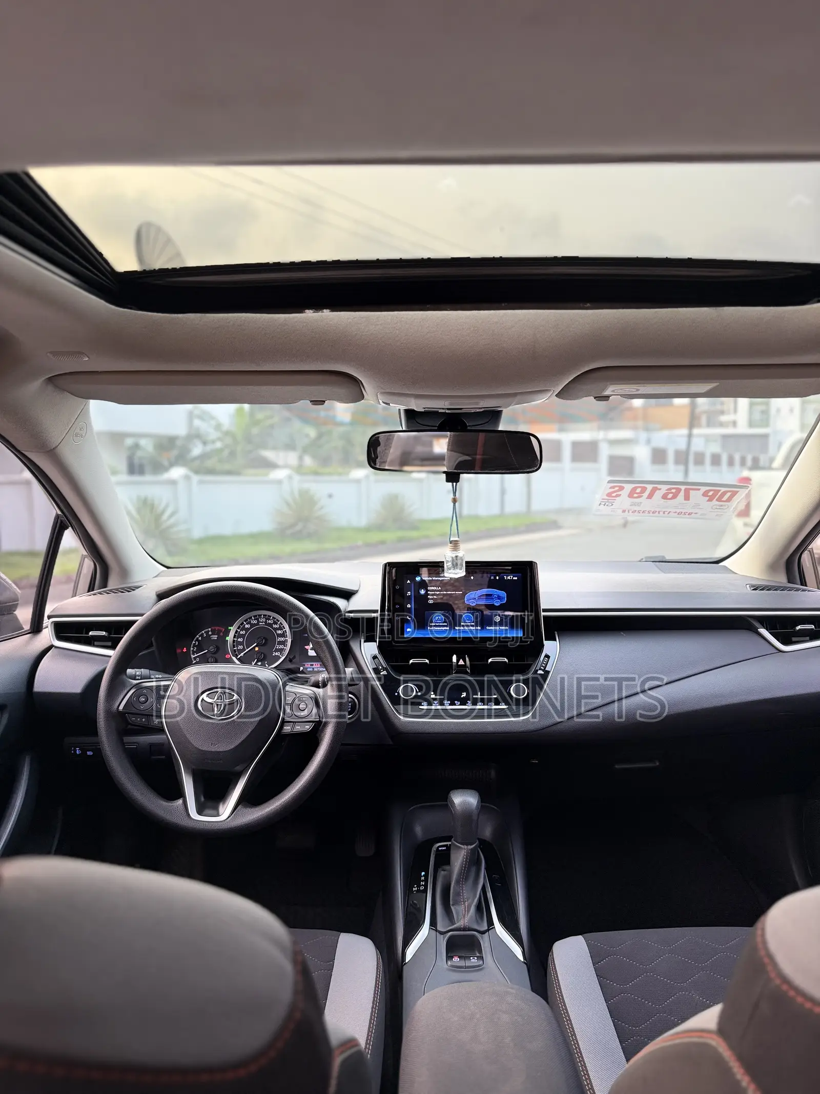 Toyota Corolla LE 2023 Gold