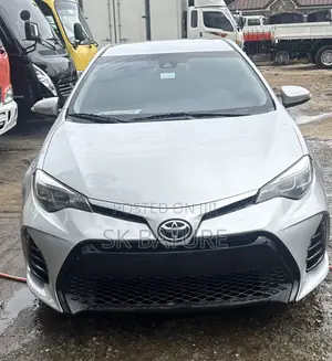 Toyota Corolla SE (1.8L 4cyl 6M) 2019 Silver