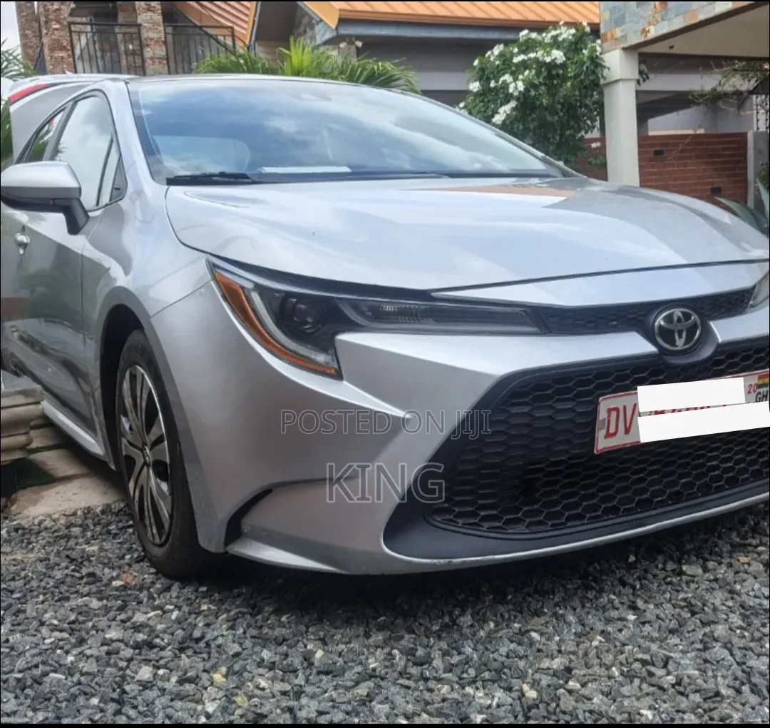 Toyota Corolla LE 2020 Silver