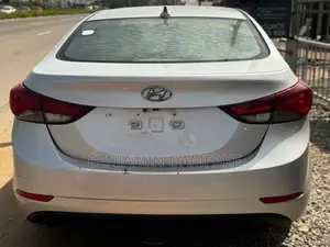 Hyundai Elantra Limited 4dr Sedan (1.8L 4cyl 6A) 2015 Silver